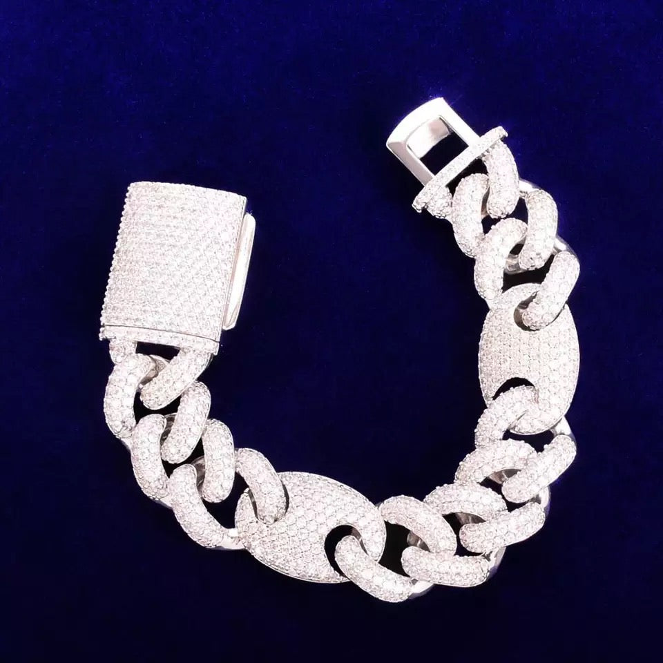 Image of silver 18mm Miami Cuban Bracelet.