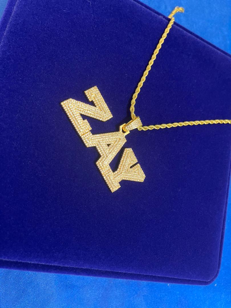 Icy Cravejado Custom Name Necklace
(Ships in 2-4 weeks)
