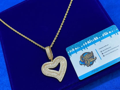 Icy mini heart pendant